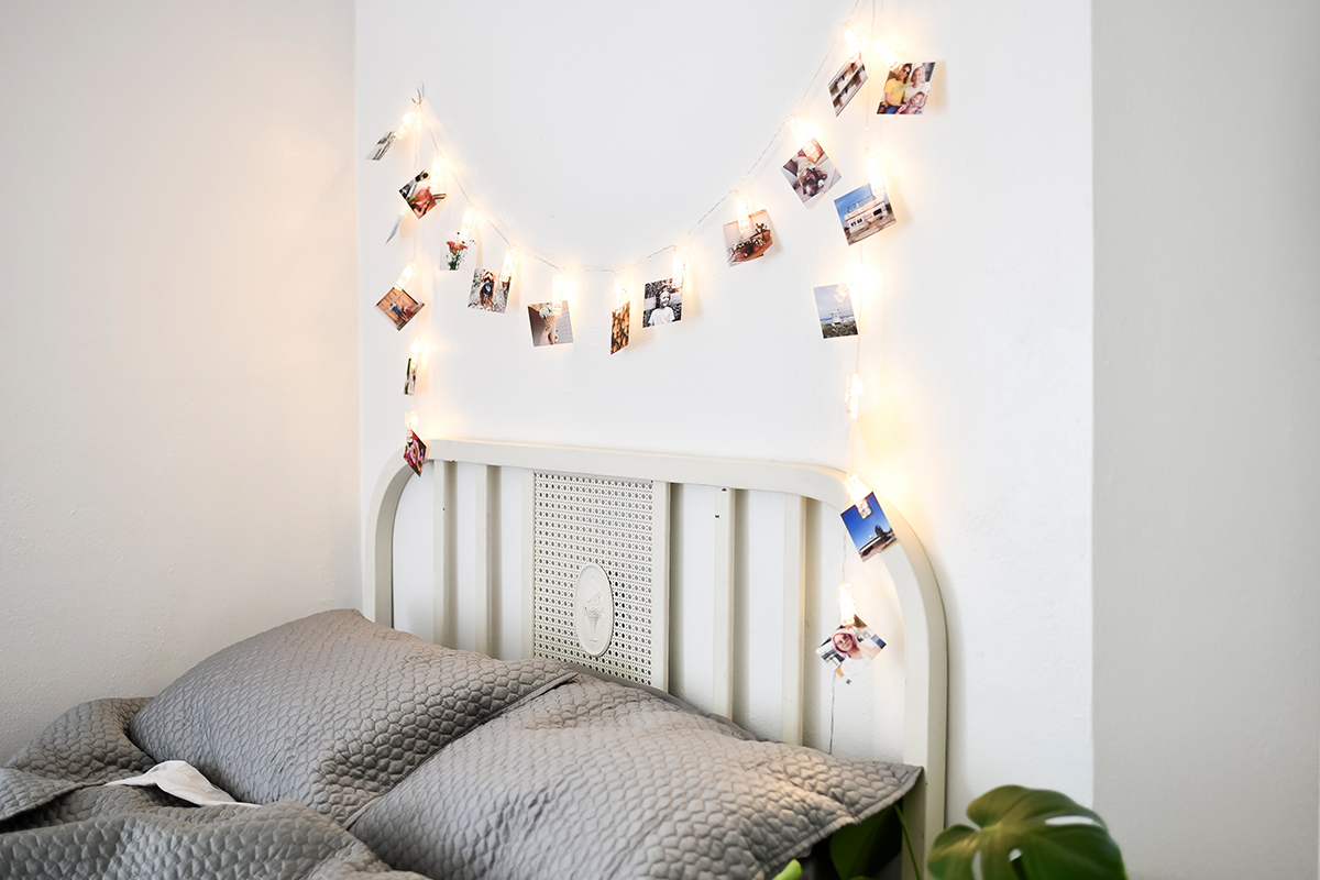 tiny-prints-hanging-on-string