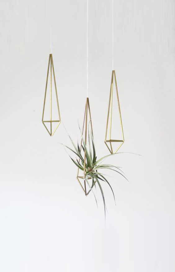 Editors’ Picks: Metallic Décor