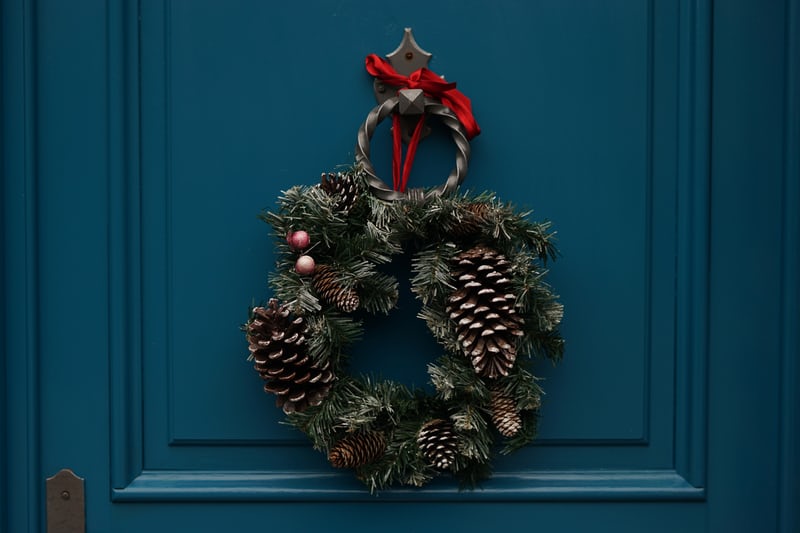 5 Modern Decorating Tips for the Holidays